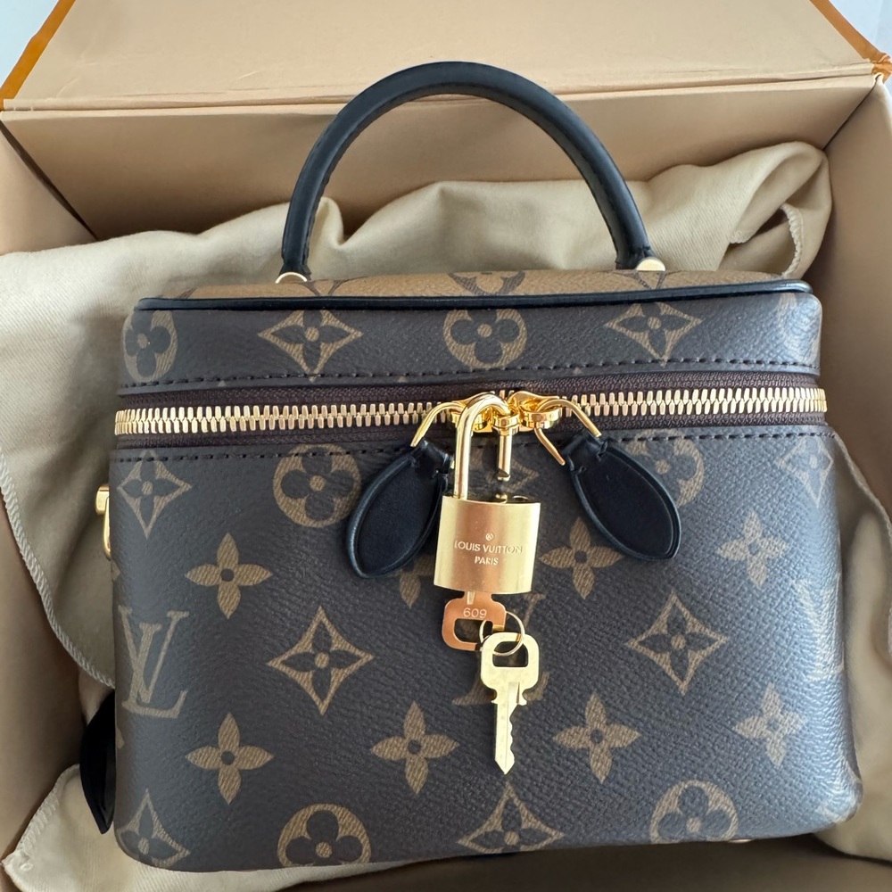 Louis Vuitton Monogram Brown Crossbody Bag - Picture 2 of 9